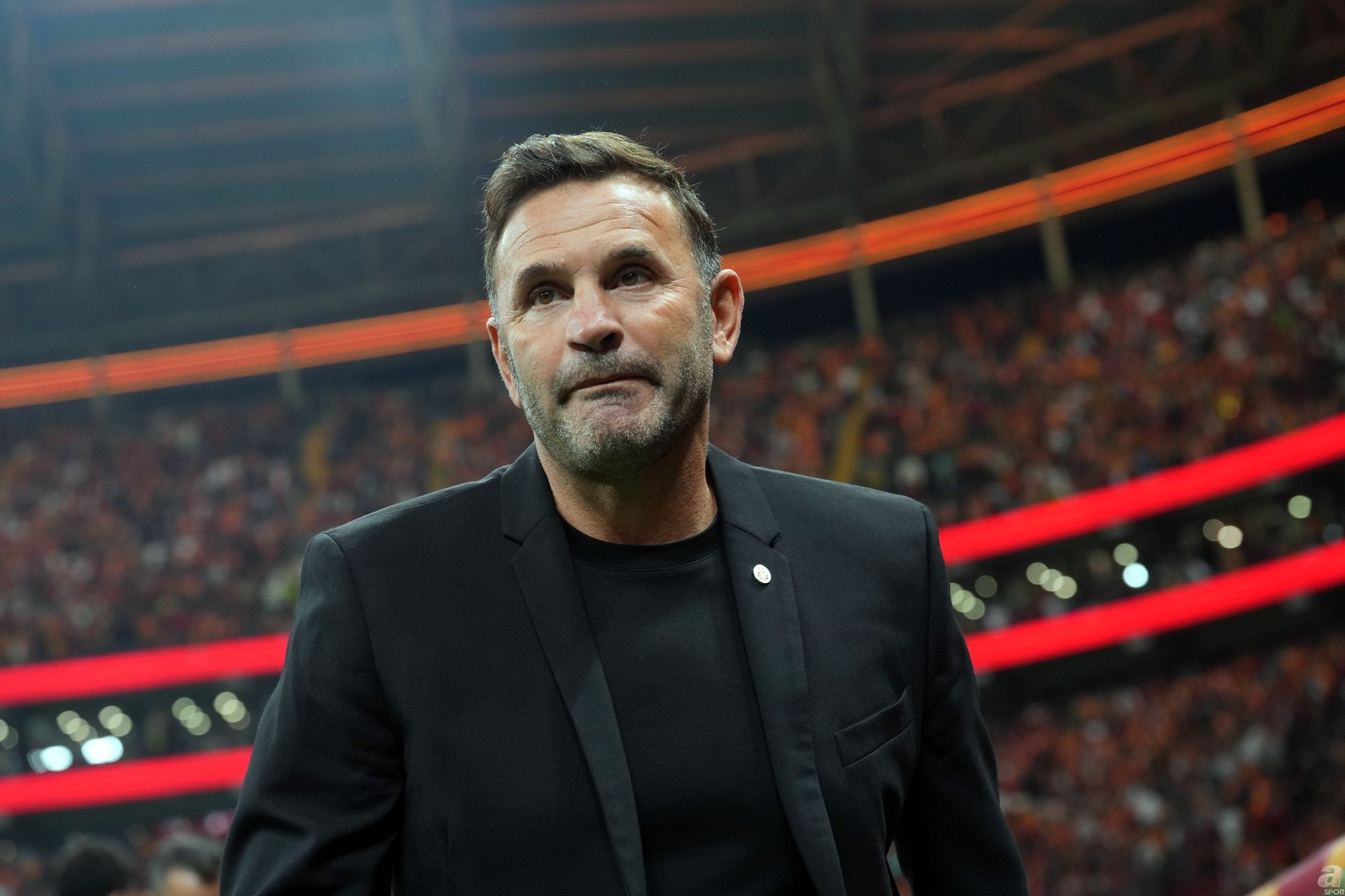 Galatasaray’da Okan Buruk’a zam! Oyuncusuyla aynı maaşı alacak