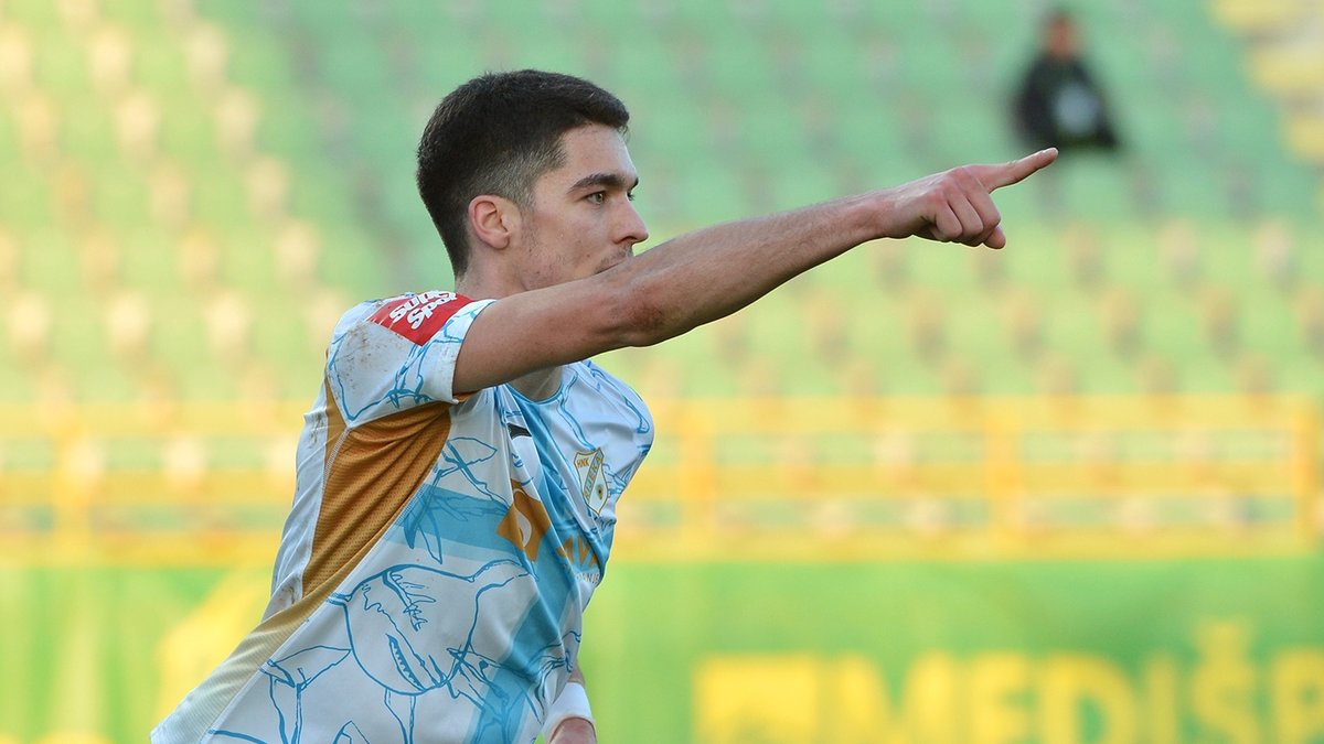 Rijeka'dan Niko Jankovic açıklaması! Fenerbahçe'ye transferi... Rijeka'dan Niko Jankovic açıklaması! Fenerbahçe'ye transferi...