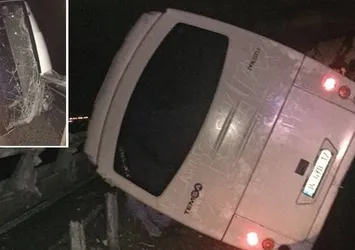 Taraftarları taşıyan otobüs devrildi