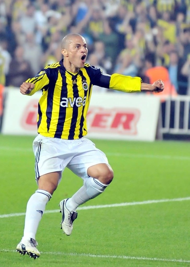 Alex de Souza ağzını fena bozdu!