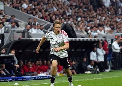 Jonas Svensson ülkesine geri döndü!