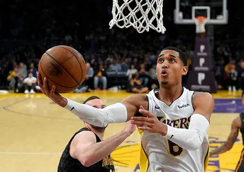 Lakers galibiyeti hatırladı