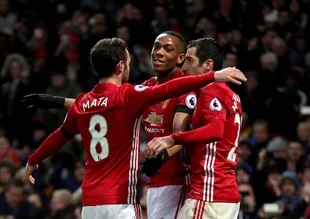 Manchester United rahat kazandı