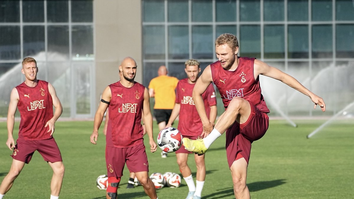 TRANSFER HABERİ: Galatasaraylı isme Süper Lig''in yeni ekibi talip! TRANSFER HABERİ: Galatasaraylı isme Süper Lig''in yeni ekibi talip!