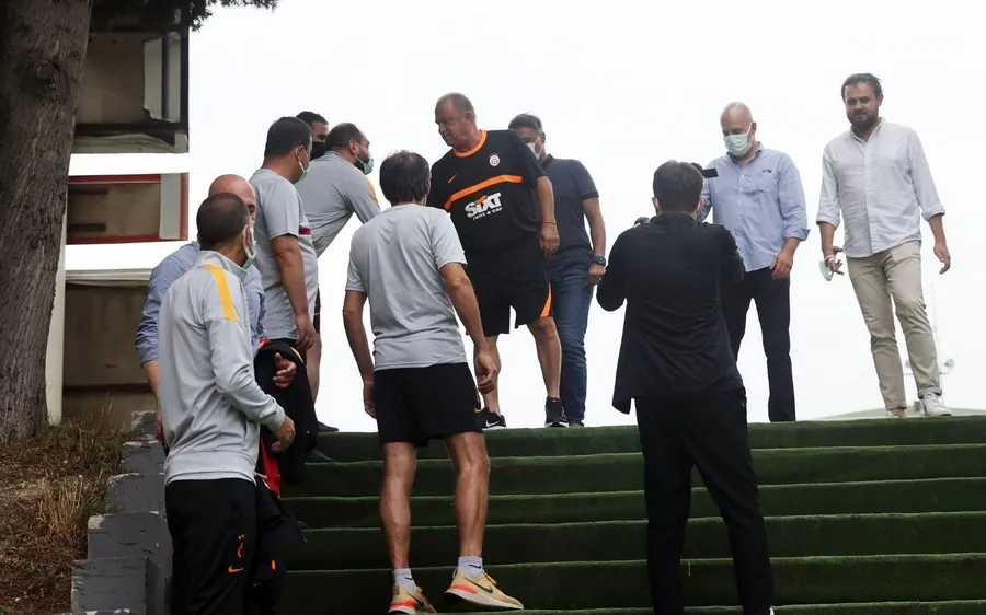 Son dakika spor haberi: Galatasaray'da Fatih Terim Florya'ya geldi! İşte o anlar - 2