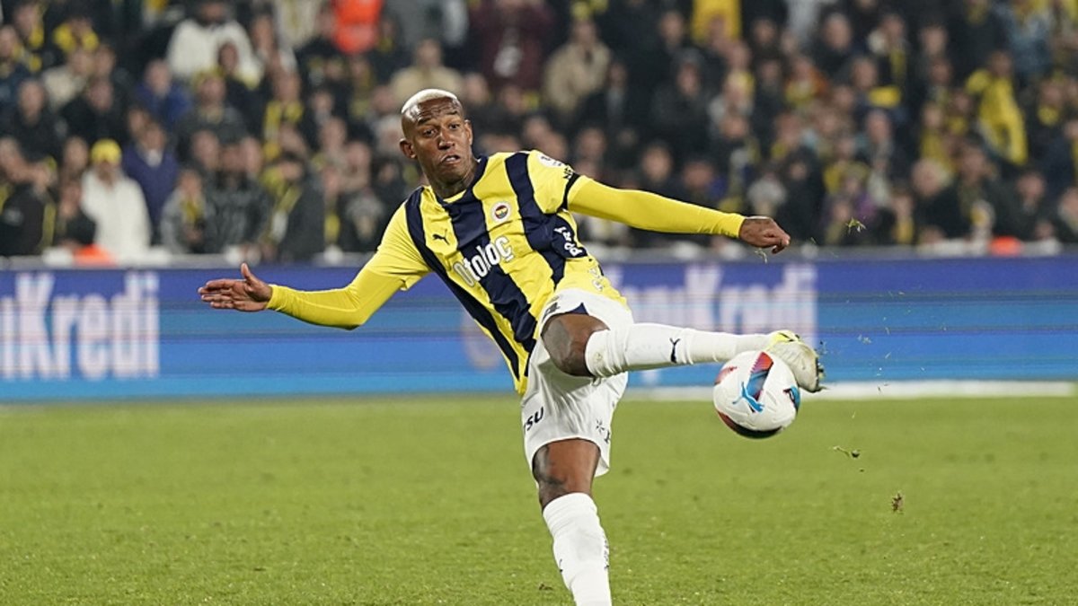 FENERBAHÇE HABERİ: Anderson Talisca'dan yumruk şov! FENERBAHÇE HABERİ: Anderson Talisca'dan yumruk şov!