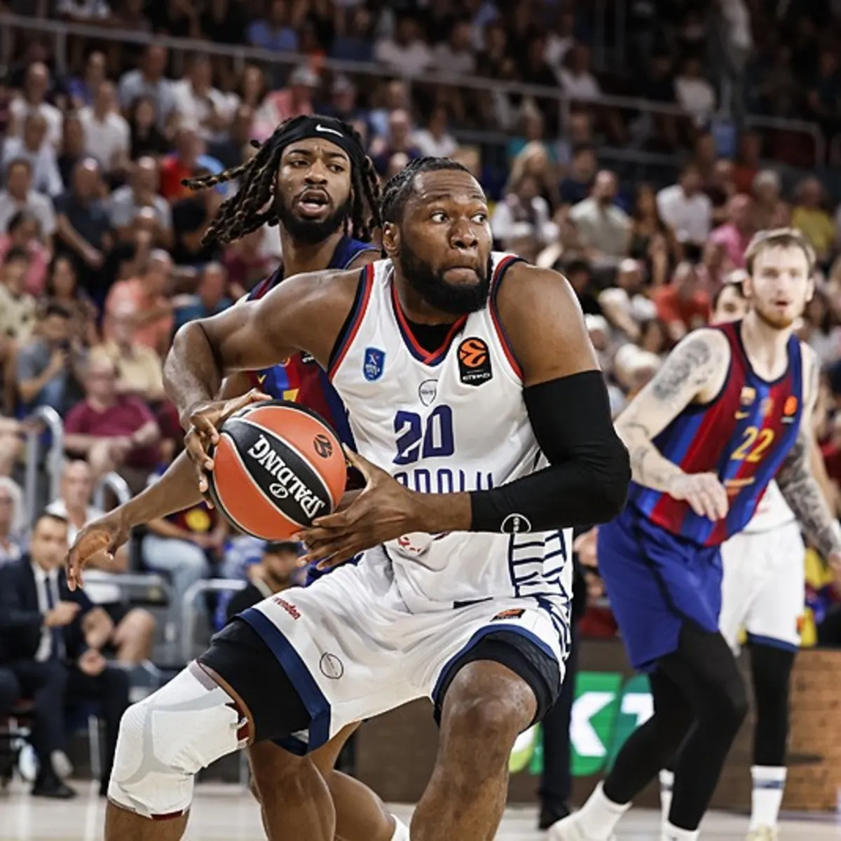 Anadolu Efes, EuroLeague'de Barcelona'ya Mağlup Oldu