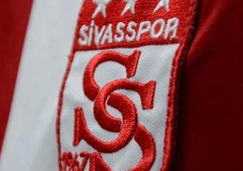 Sivasspor'a bir şok daha! Oyuna devam edemedi...