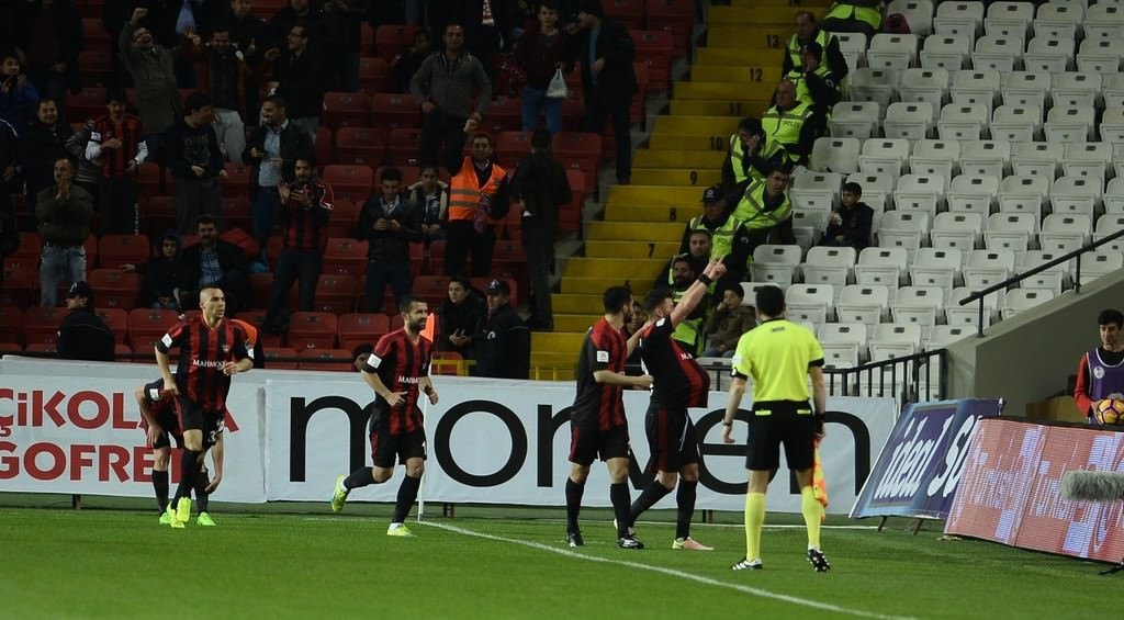 Gaziantepspor-Fenerbahçe karşılaşmasından kareler