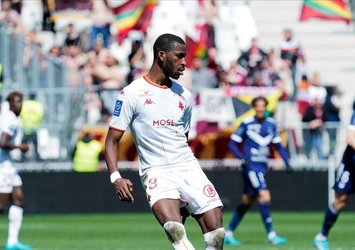 Beşiktaş'a Kouyate transferinde şok haber!