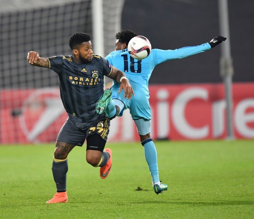 Feyenoord - Fenerbahçe mücadelesinden kareler