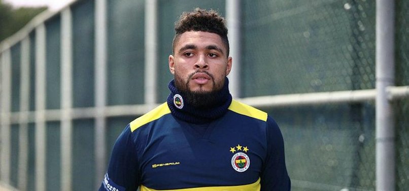 Simon Falette Süper Lig'e geri dönüyor! Ailesi İstanbul'daydı...