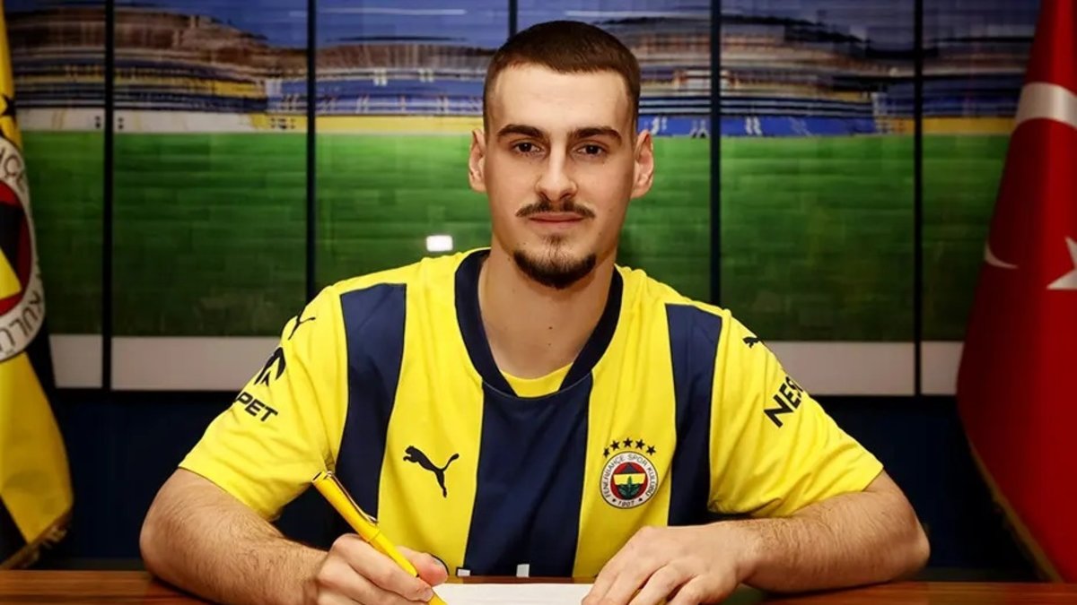 TRANSFER HABERLERİ: Fenerbahçeli oyuncu Mimovic'e Şampiyonlar Ligi ekibi Pafos talip! TRANSFER HABERLERİ: Fenerbahçeli oyuncu Mimovic'e Şampiyonlar Ligi ekibi Pafos talip!