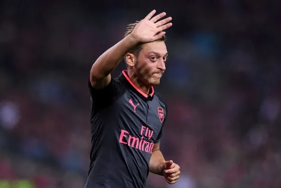 Barcelona'dan Mesut Özil bombası