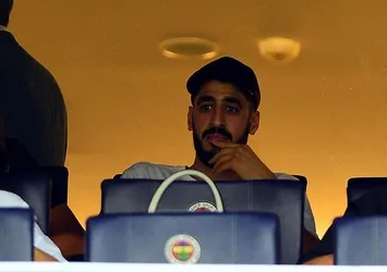 Tolga Ciğerci tribünlerde