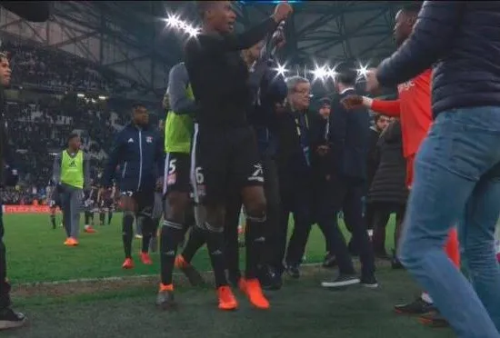 Marcelo formayı gösterdi, Marsilya'da olaylar çıktı! - 1
