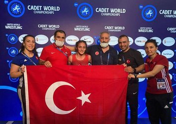 Selvi İlyasoğlu'ndan tarihi başarı!
