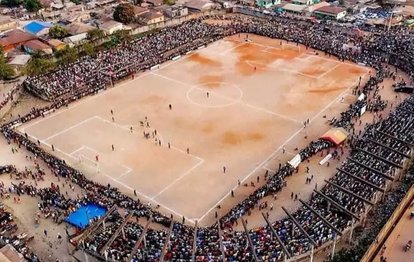 Gine’de hakem kararı sonrası facia! 100’e yakın kişi hayatını kaybetti