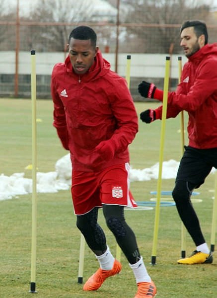 Robinho ilk antrenmanına çıktı