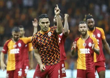 Falcao'dan maç sonu 3'lüsü