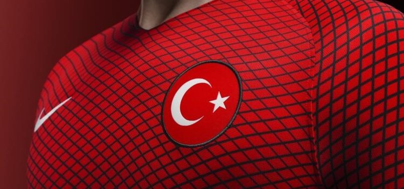 Milli kaleci Altay Bayındır'a çirkin saldırı