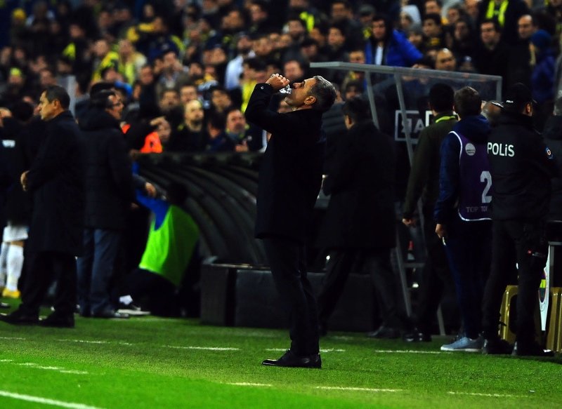 UEFA’dan Fenerbahçe’ye ağır yaptırım!