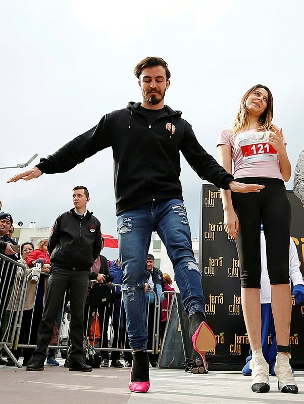 Antalya’da Yüksek Topuk Koşusu
