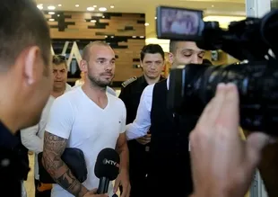 Wesley Sneijder’e büyük ayıp!
