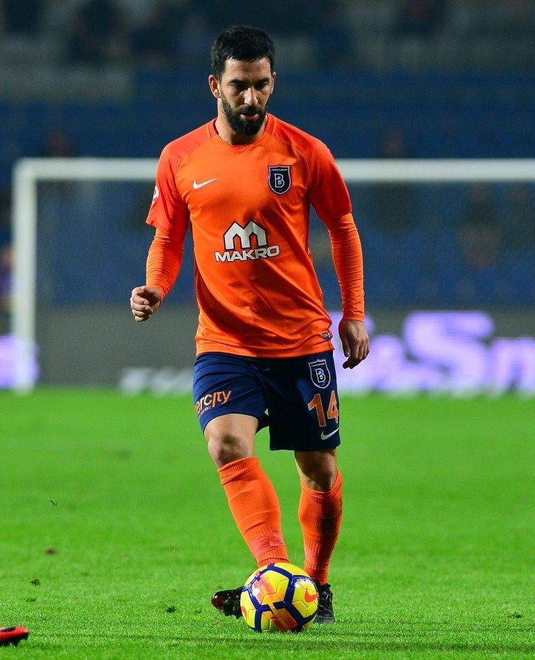 Galatasaray taraftarından Arda Turan’a pankartlı mesaj