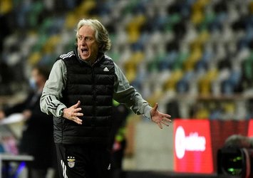 Jorge Jesus o isimleri istedi!