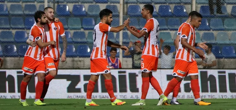 Adanaspor, sahasında Manisaspor'u tek golle geçti