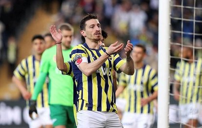 Fenerbahçeli Mert Hakan Yandaş’tan Kabe ziyareti