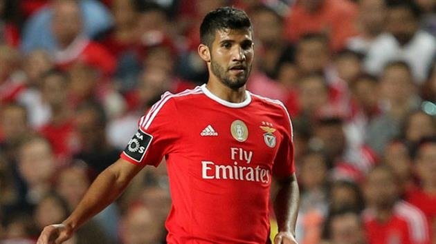 Fenerbahçe’den stopere Lisandro Lopez çıkarması!