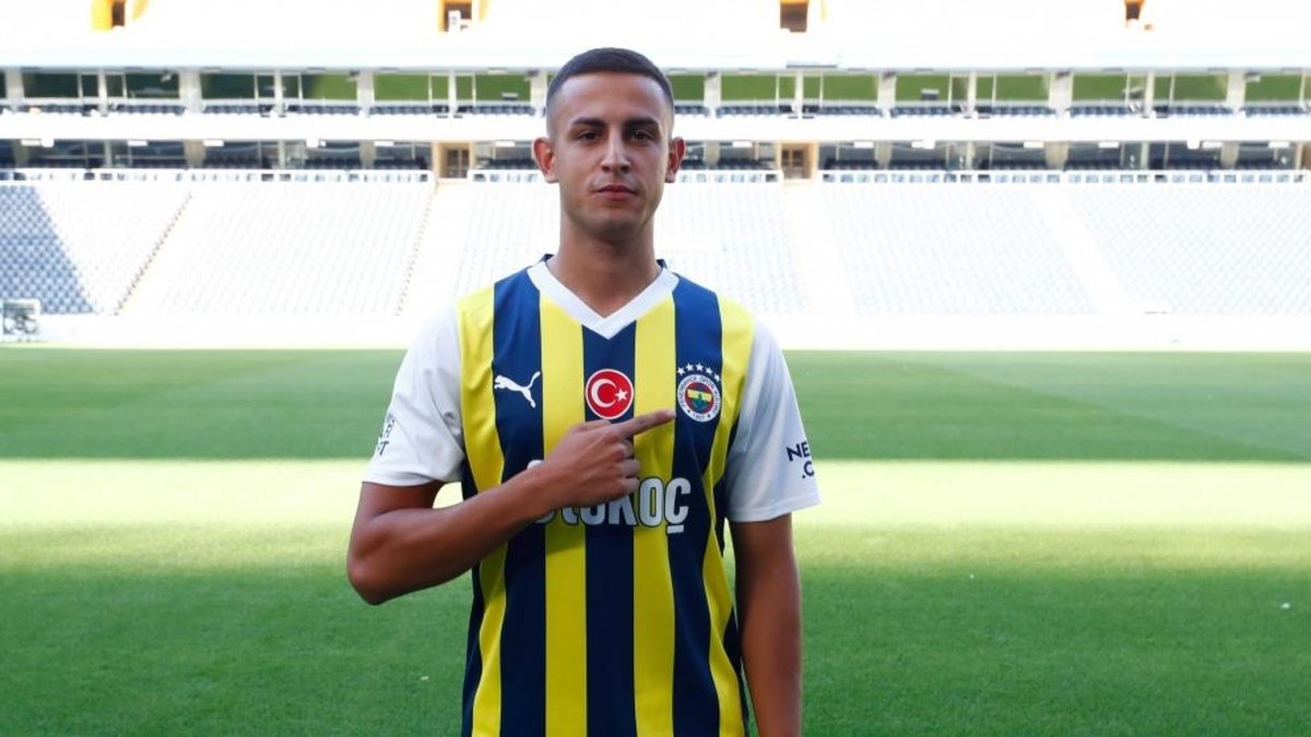 TRANSFER HABERİ - Fenerbahçe'de bir ayrılık daha! Kiralık olarak gönderildi TRANSFER HABERİ - Fenerbahçe'de bir ayrılık daha! Kiralık olarak gönderildi