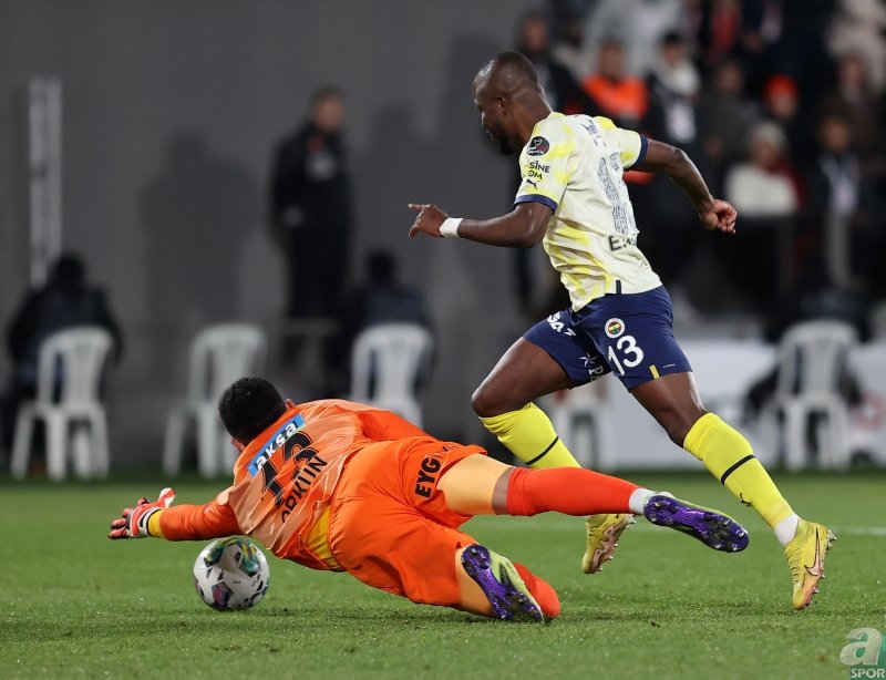 Arda Güler’i gördü gözyaşlarını tutamadı! İşte Ümraniyespor - Fenerbahçe maçından kareler