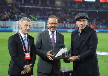 Bakan Kasapoğlu’ndan Avcı’ya hediye!