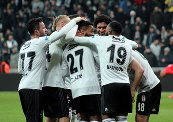 Kartal evinde güldü