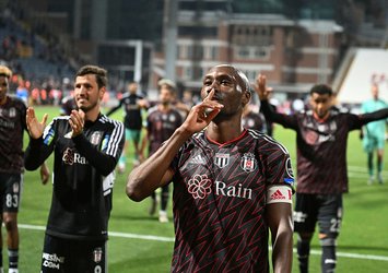 Beşiktaş'ta bir dönem sona erdi! Atiba veda etti