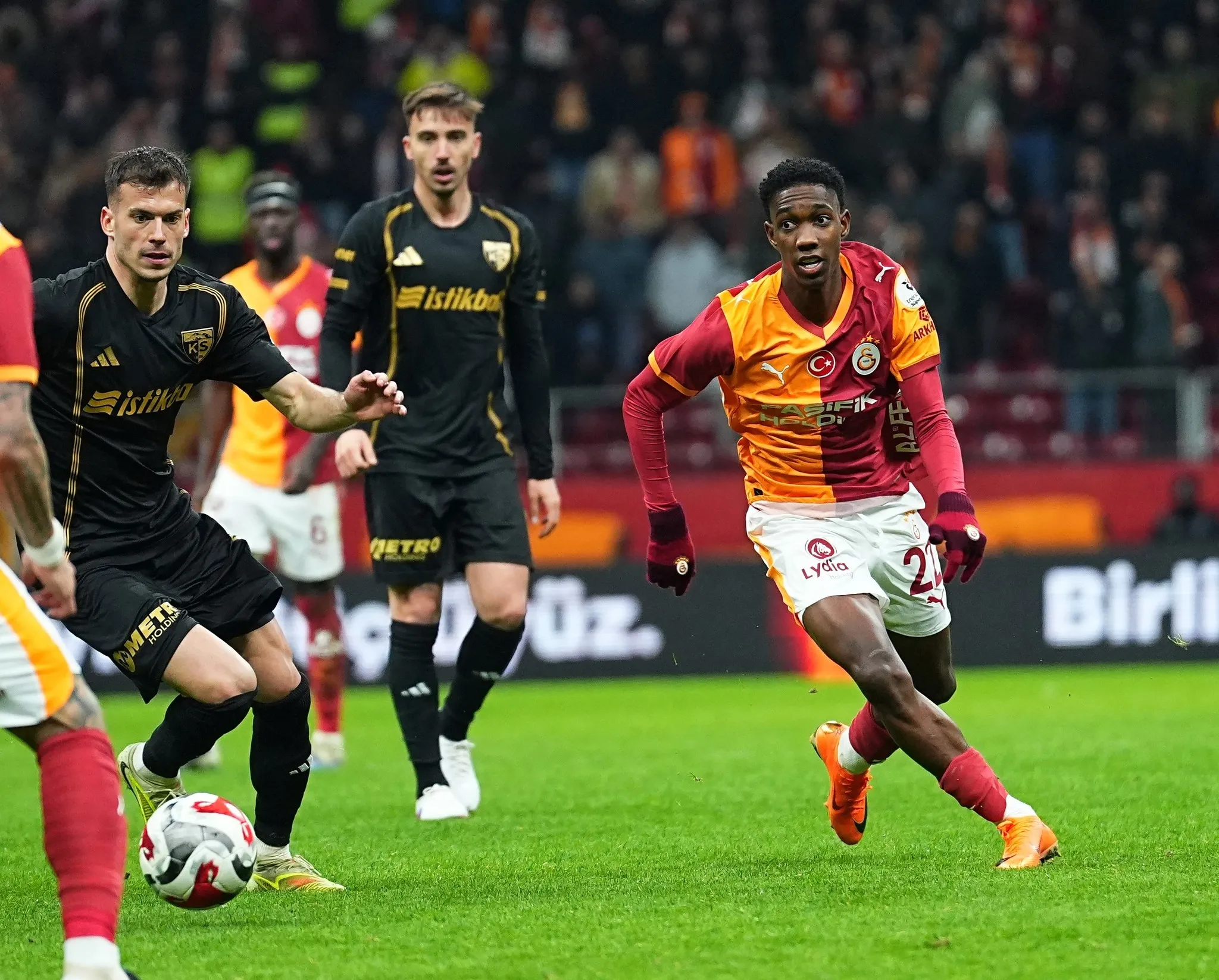 Galatasaray'da Yaser Asprilla'nın geleceği belli oldu!