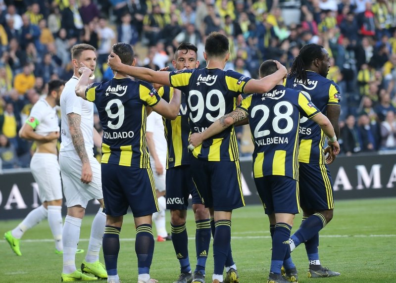 İşte Fenerbahçe’nin ilk transferi!