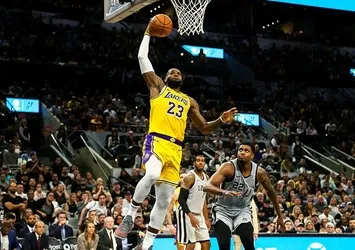 LeBron James, Nowitzki'yi geride bıraktı
