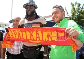 Emmanuel Adebayor Kayseri’ye geldi