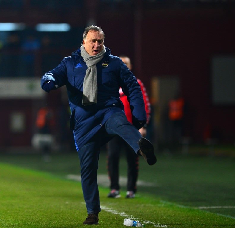Fenerbahçe’de Advocaat paniği!