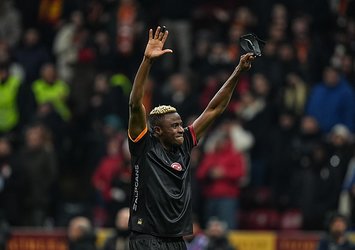 Osimhen'den takıma büyük motivasyon! Futbolcuları topladı ve...