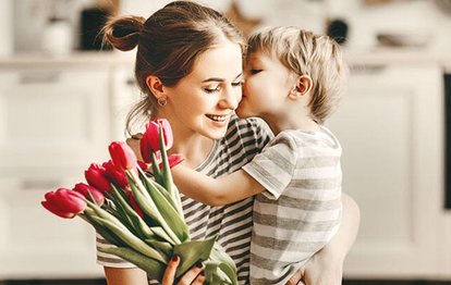RESİMLİ ANNELER GÜNÜ MESAJLARI 2022 | En duygusal Anneler Günü sözleri ve hediye fikirleri