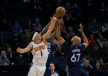 Timberwolves son saniyede kazandı