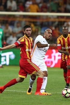 Galatasaray'da yeniler döküldü
