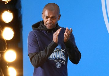 Fernandinho Atletico Paranaense'ye döndü