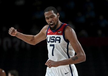 Kevin Durant tarihe geçti