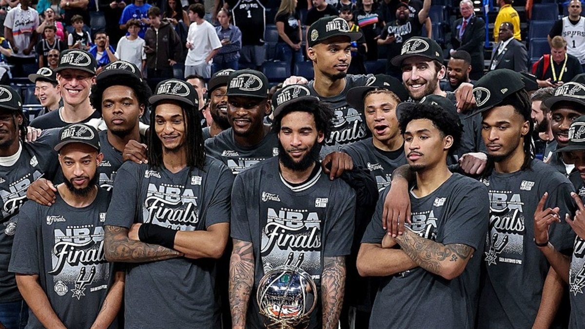 NBA'da San Antonio Spurs finale yükseldi!